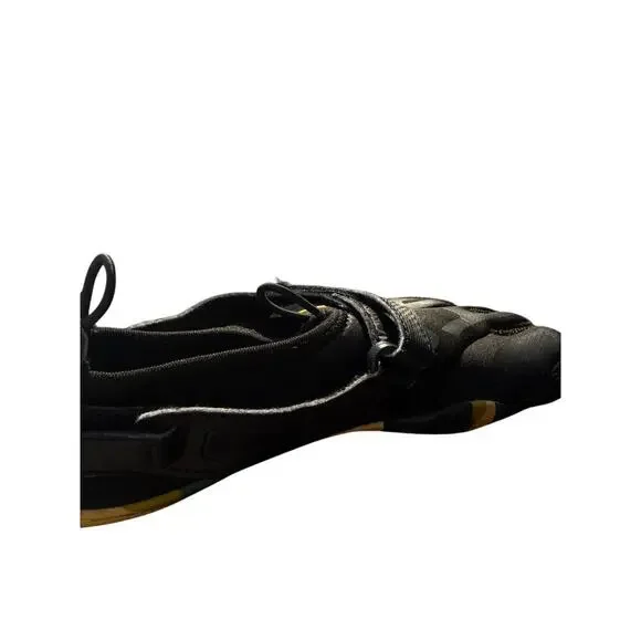 Kids Fila Skeletoes Black Barefoot Slip On Water Shoes Size 3 - Picture 4 of 9